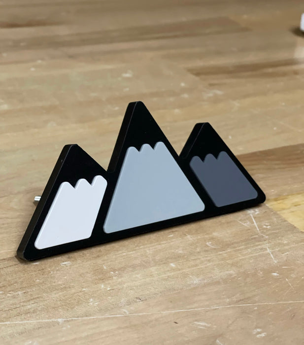 Mountain Grille Badge 1.0